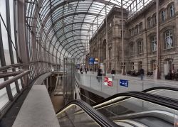 Stazione di Strasburgo, Francia - Servita dal TGV e dal TER Alsazia, la stazione di Strasburgo serve la città e la sua agglomerazione. Inaugurata nel lontano 1846, dotata di 14 binari ...