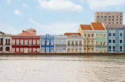 Strada del centro di Recife, fotografata alla ...