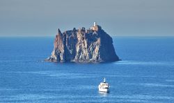 Strombolicchio isola Stromboli, Eolie (Sicilia). ...