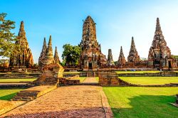 Le grandi Stupe a Wat Chai Watthnaram (Ayutthaya) ...