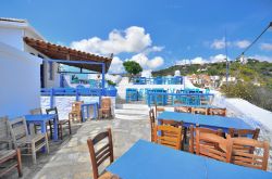 Tipica taverna Greca (taberna) a Skopelos in Grecia - © Aetherial Images / Shutterstock.com