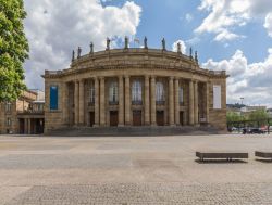 La Casa dell'Opera di Stoccarda, con le sue ...