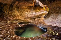 "The Subway", la "metropolitana naturale" al Zion National Park dello Utah, nel sud-ovest degli Stati Uniti. La scenografica galleria, che è stata scavata dal ramo ...