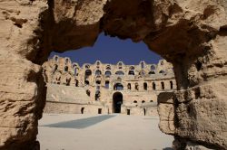 Thysdrus il Colosseo tunisino di El Jem, il terzo anfiteatro romano del mondo, per dimensioni complessive - © Angels at Work / Shutterstock.com