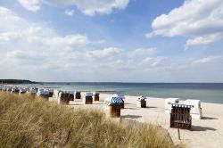 Timmendorfer Strand la grande spiaggia del mar Baltico, 7 km di morbide sabbie, nel nord della Germania - © Oliver Hoffmann / Shutterstock.com
