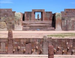 Una parte delle rovine pre-incaiche di Tiwanaku in Bolivia - © Paulo Afonso / shutterstock.com