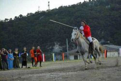 Il Torneo delle Contrade, il momento più importante della Giostra di Castello del Matese in Campania - © www.la-giostra.it