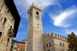 Torre Civica, Trento - Chiamata anche Torre di Piazza, questa interessante costruzione della città di Trento si innalza a fianco del Palazzo Pretorio. Alta 41,5 metri e realizzata in ...