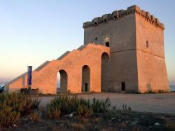 Torre Lapillo: la torre della costa ionica della Puglia risale al 1588 quando venne eretta all'interno del piano di protezione delle coste, voluto da Carlo V D'Asburgo