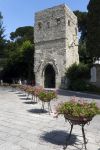 La Torre a Ravello (Campania). Qui si trovano i giardini di Villa Rufolo, che offrono uno spettacolare belvedere sul golfo di Amalfi - © Robbie Taylor / Shutterstock.com