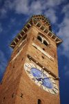 La Torre Bissara, detta anche Torre di Piazza, coi suoi 82 metri di altezza svetta sugli altri edifici di Vicenza. Costruita in mattoni rossi e dotata di un grande orologio, sorge accanto alla ...
