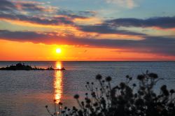 Tramonto sul Mar Nero, fotografato dalla  città di Costanza in Romania - © Saikom / Shutterstock.com