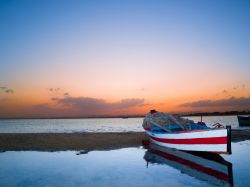 Tramonto Mediterraneo sulla lunga spiaggia di Hammamet in Tunisia - © Jose Ignacio Soto / Shutterstock.com
