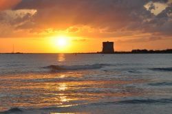 Tramonto a Torre Chianca sulla spiaggia delle Dune a Porto Cesareo (Puglia)