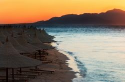 Tramonto dalla Penisola del Sinai: il mare di Sharm el Sheikh in Egitto - © Eric Gevaert / Shutterstock.com