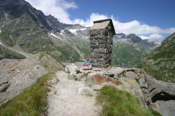 Trekking a Macugnaga, in cammino tra le vallate intorno al Monte Rosa - © Luca Grandinetti / Shutterstock.com