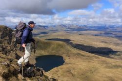 Trekking in Scozia, ammirando gli sconfinati paesaggi e praterie delle Highlands - © Sander van der Werf / Shutterstock.com
