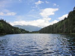 Il Tristachersee è l'unico lago balneabile del Tirolo orientale. Si trova non distante da Lienz