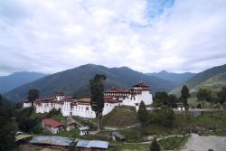 Trongsa Dzong, uno dei Monasteri fortificati del Bhutan - © fritz16 / Shutterstock.com