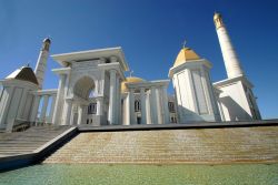  Turkmenistan la moschea Turkmenbashi Ruhy ad Ashgabad - Foto di Giulio Badini / I Viaggi di Maurizio Levi