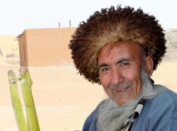 Turkmenistan, un uomo turkmeno - Foto di Giulio Badini< / I Viaggi di Maurizio Levi