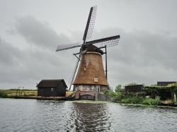 Un mulino a vento del 17° secolo a Kinderdijk in Olanda.
