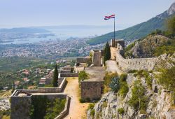 La Fortezza di Clissa è 5 km a nord-est di Spalato, la città principale della Dalmazia (Croazia). Di origine romana, fu poi conquistata dai bizantini, dalla Serenissima Repubblica ...