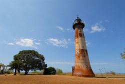 Un vecchio faro a Nosy Be, in Madagascar. La presenza di insidiosi tratti di barriera corallina nel nord del Madagascar, ha reso necessario nel passato l'installazione di alcuni fari, fondamentali ...