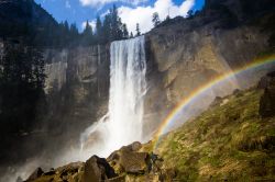 Vernal Fall, le spettacolari cascate del Parco Yosemite in California (USA)- © Birute Vijeikien / Shutterstock.com