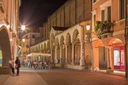 Via Roma e la trecentesca chiesa di Santa Maria ...