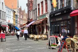 Centro storico di Bruges, Belgio - Si diramano dal cuore della città le belle viuzze lastricate da percorrere per andare alla scoperta di edifici e monumenti artistici di uno dei più ...