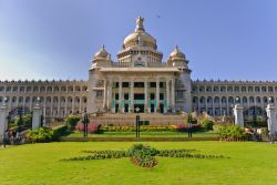 Vidhana Soudha, Bangalore India - © Sunil Singh - Fotolia.com