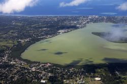 Vista aerea della capitale di Tonga, Nuku'alofa, sull'isola di Tongatapu - © Henryk Sadura / Shutterstock.com