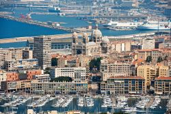 Vista aerea della baia di Marsiglia in Provenza, Francia meridionale - © Nikolay Stefanov Dimitrov / Shutterstock.com 