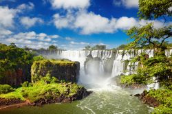 Vista del lato brasiliano delle cascate di Iguassu Patrimonio UNESCO - © Pichugin Dmitry / Shutterstock.com