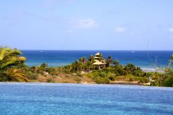 Necker Island si trova di fronte a Virgin Gorda e Prickly Pear. L’isola che si vede proprio qui davanti è invece Eustatia Island la quale è di proprietà di Larry Page, ...