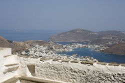 Vista magnifica dell'isola di Patmos, una del gruppo del Dodecaneso, come si  può vedere dal famoso Monastero di San Giovanni il divino. Chiamato il convento del Teologo, fu ...