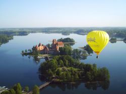 Volo in Mongolfiera sul Parco Storico di Trakai ...