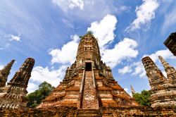 Wat Yai Chaimongkol, il complesso archeologico si trova in Ayutthaya, in Thailandia - © konmesa / Shutterstock.com