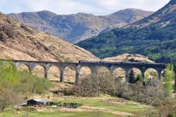 West Highland Line, la linea ferroviaria più spettacolare delle Highlands in Scozia - © MiaQu - Wikimedia Commons.