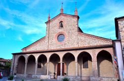 L'abbazia di San Colombano a Bobbio, Piacenza, Emilia Romagna. Questo monastero venne fondato da San Colombano nel 614. Durante l'epoca medievale è stato uno dei centri monastici ...