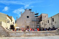 L'abbazia di Santa Maria a Mare, nel centro storico dell'isola di San Nicola (arcipelago delle Tremiti, Puglia) - foto © maudanros / Shutterstock.com
