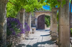 Abbazia di St.Hilaire nei pressi di Lacoste in Provenza