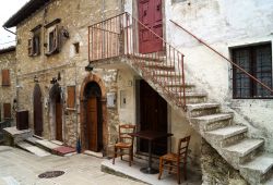 Un'abitazione nell'antico centro storico di Castelluccio di Norcia, prima del terremoto del 2016 - © Liudmila Parova / Shutterstock.com