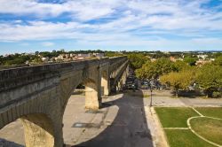 L'acquedotto di San Clemente a Montpellier, Francia. Noto anche come acquedotto di Arceaux,
venne costruito fra il 1753 e il 1764 dall'ingegnere Pitot. 
