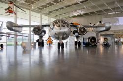 Un modello di aereo esposto nelle sale del Dornier Museum a Friedrichshafen (Baden-Wurttemberg, Germania) - © Altrendo Images / Shutterstock.com