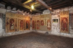 Affreschi all'interno del Castello di Malpaga a Cavernago in Lombardia