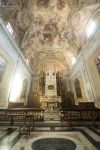 Affreschi all'interno della Cattedrale di Alba, Piemonte, Italia. Preziose decorazioni pittoriche abbelliscono il duomo di San Lorenzo, principale luogo di culto cattolico nella città ...