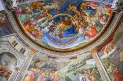 Affreschi di Filippo Lippi nella cattedrale di Spoleto, Umbria. Questi pregevoli dipinti raffigurano le Storie della Vergine. Da sinistra si trovano l'Annunciazione, la Dormitio Virginis, ...
