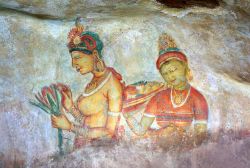 I famosi affreschi che ritraggono alcune ragazze a Lion Rock (Sri Lanka). Non si con esattezza il periodo esatto in cui furono dipinte, ma sono sicuramente successive all'epoca della costruzione ...